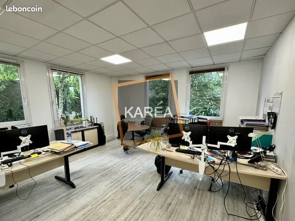 Bureaux 263 m² MAGNY LE HONGRE
