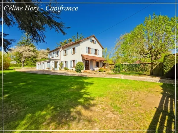 Maison 8 pièces 220 m²