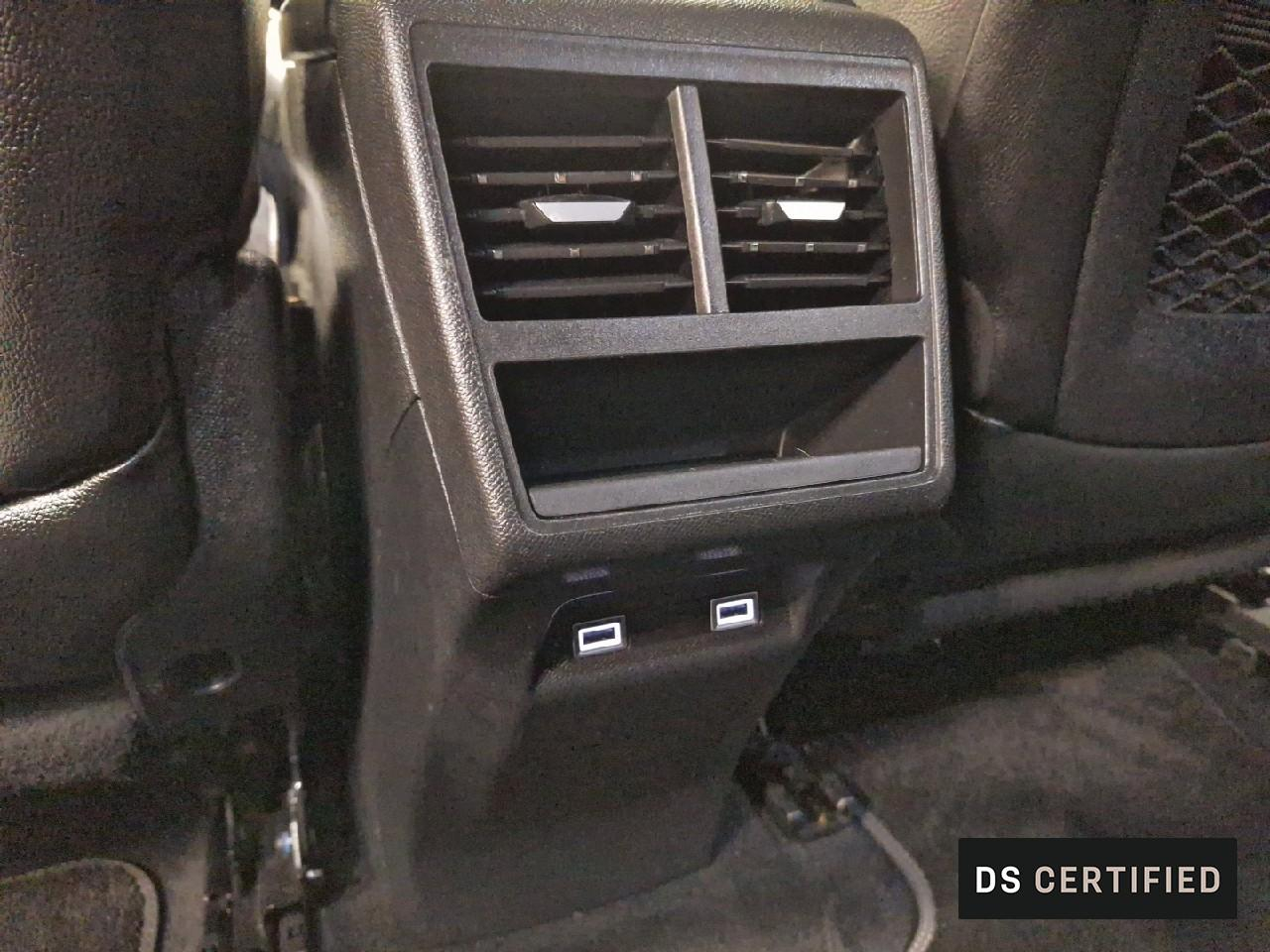 Ds Ds 7 crossback crossback hybride e-tense 300 eat8 4x4 rivoli — photo 16