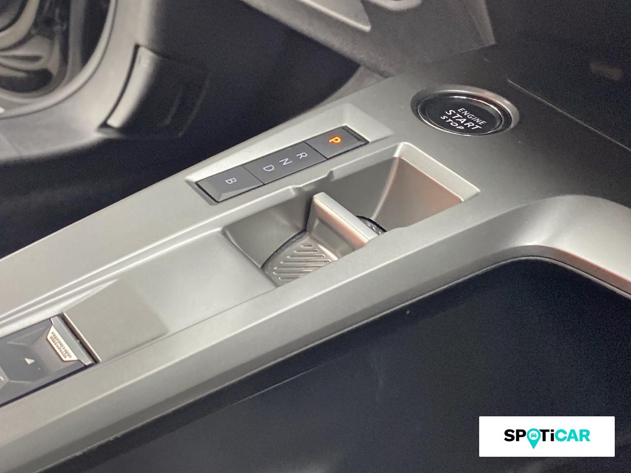 Peugeot 308 phev 180ch allure pack e-eat8 — photo 14