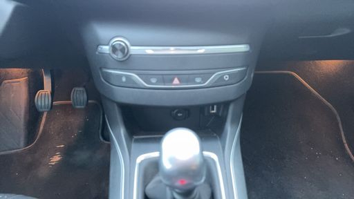Peugeot 308 SW 1.2 PureTech 130 - Allure – 2019 – 57646 km – Essence – Boîte Manuelle — photo 15