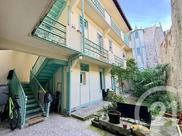 Immeuble de rapport 589 m²