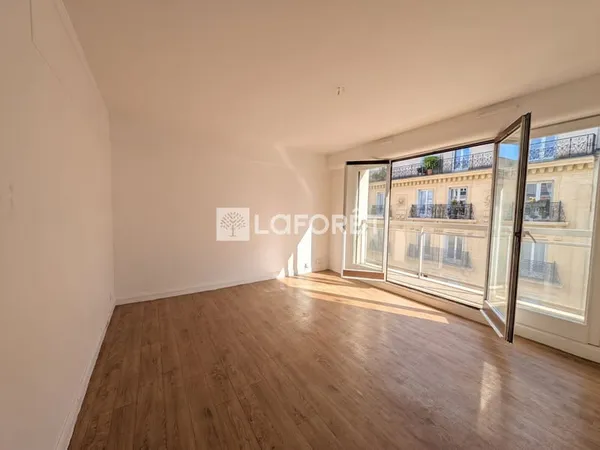 Appartement PARIS STUDIO 30 m² et BALCON 3.91m²