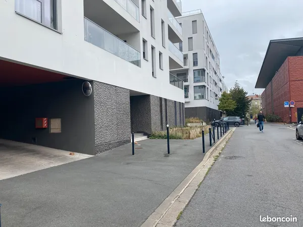 Parking proche tram A