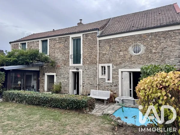 Maison 11 pièces 260 m²
