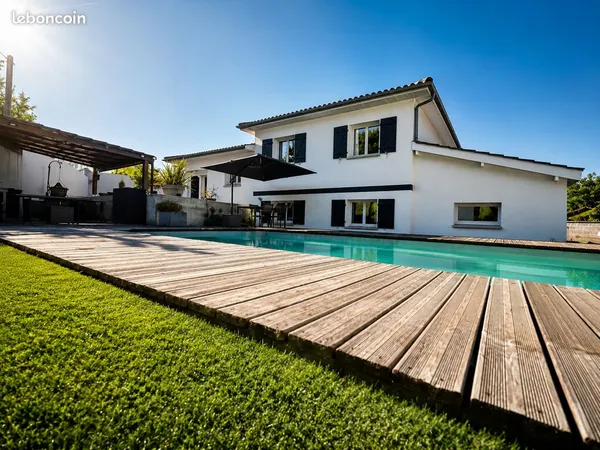 - Artigues-près-Bordeaux - Maison familiale 152 m² avec piscine sur 815 m²