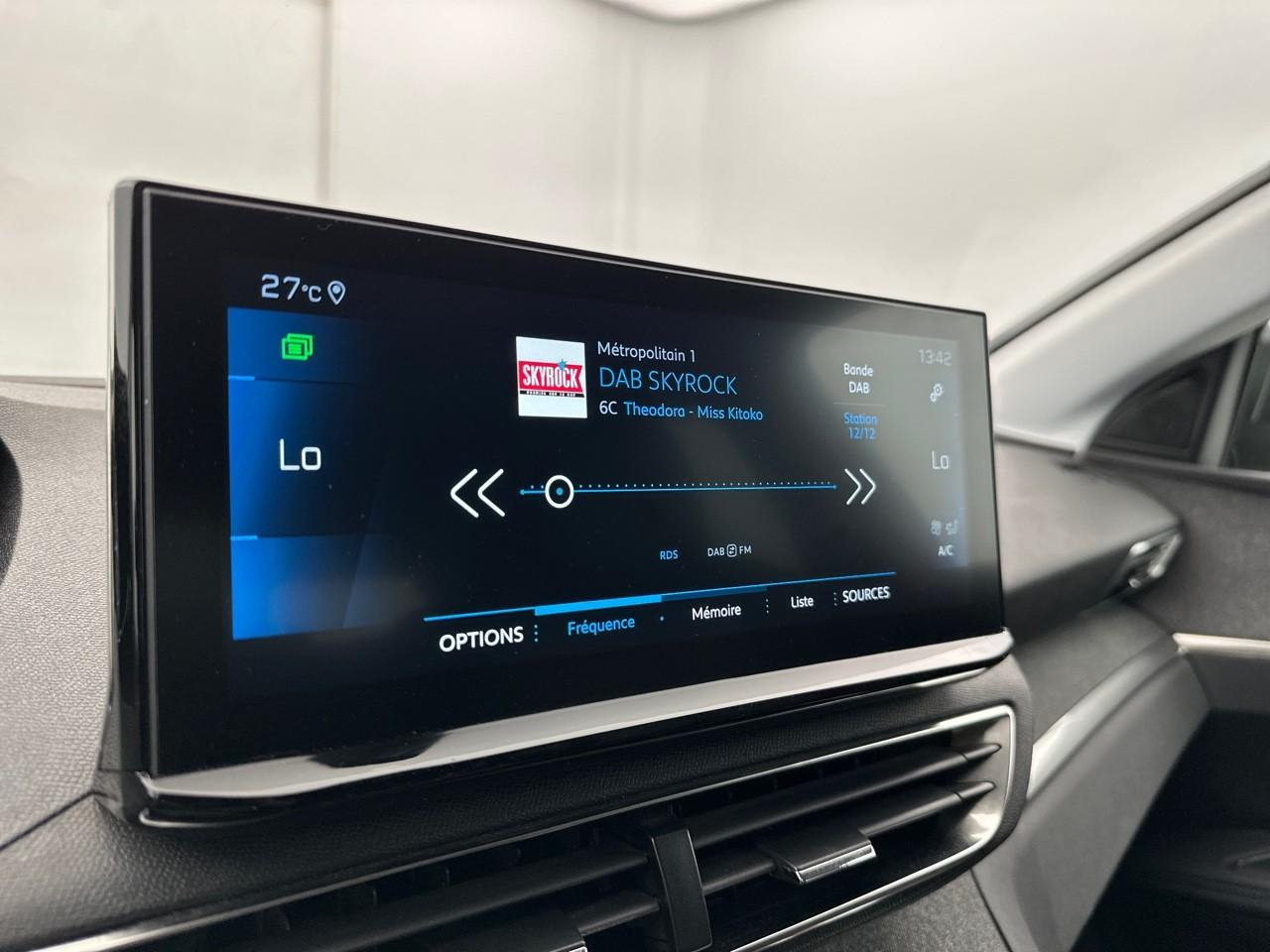 Peugeot 3008 puretech 130ch s&s eat8 allure pack — photo 23