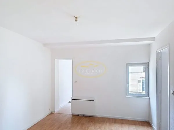 APPARTEMENT type F2 (en cours de rénovation) - Quartier Vill