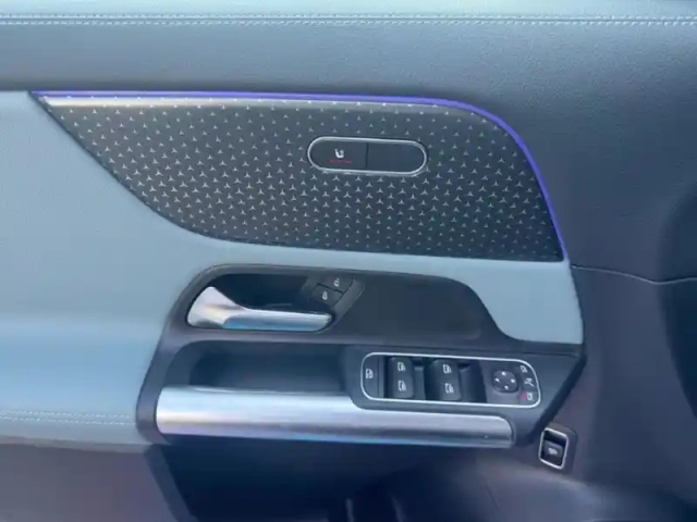 Mercedes Eqa 250+ — photo 15