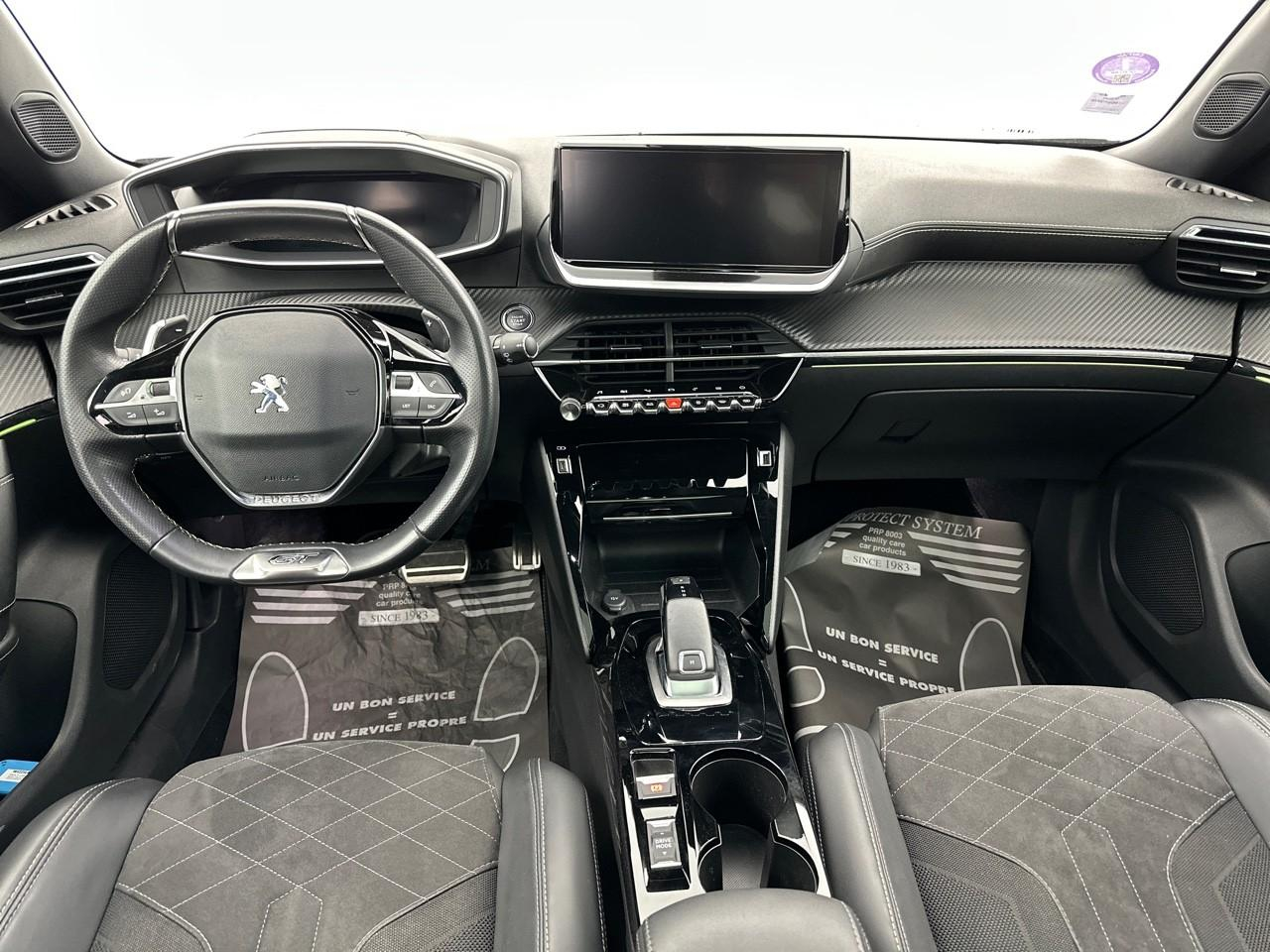 Peugeot 2008 puretech 130 s&s eat8 gt pack — photo 11