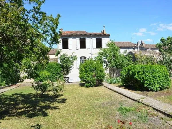 Maison 20 pièces 650 m²