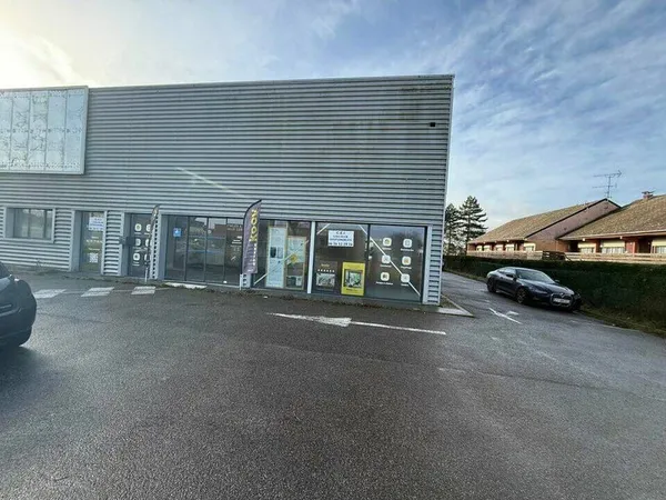 Local commercial 400 m²