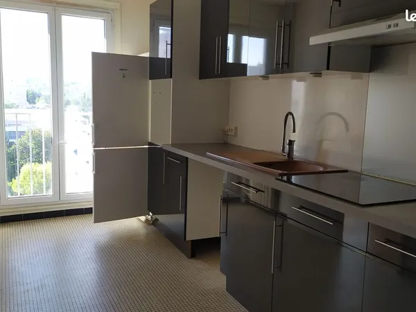 75 m2 T4 avec 3 chambres