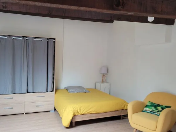 Grande chambre libre