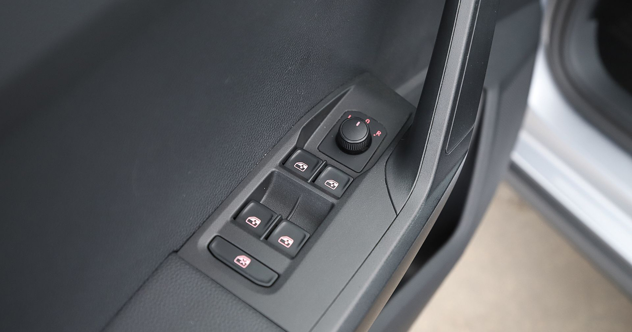 Seat Arona — photo 28