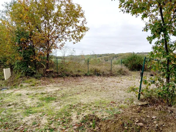 Terrain 4400 m²