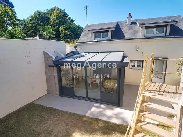 Maison de charme avec véranda, annexes et caves !!
