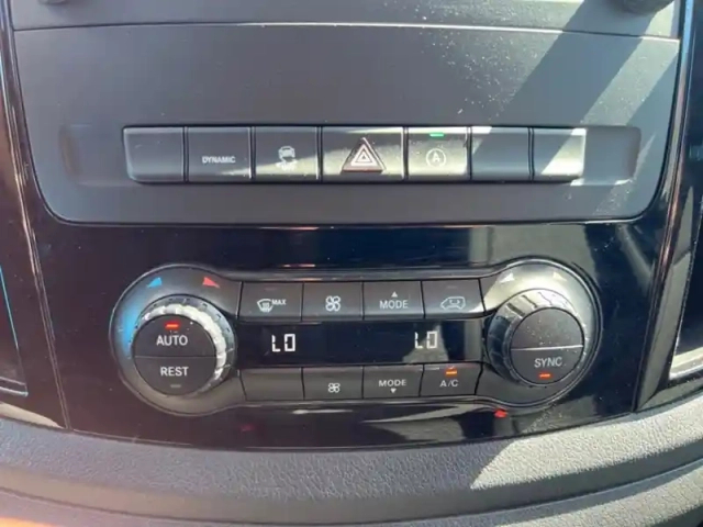 Mercedes Vito 119 cdi 4x4 mixto long - 6 pla — photo 15