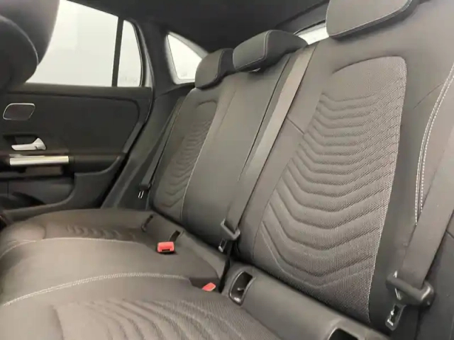 Mercedes Gla 250 e 8g-dct — photo 16