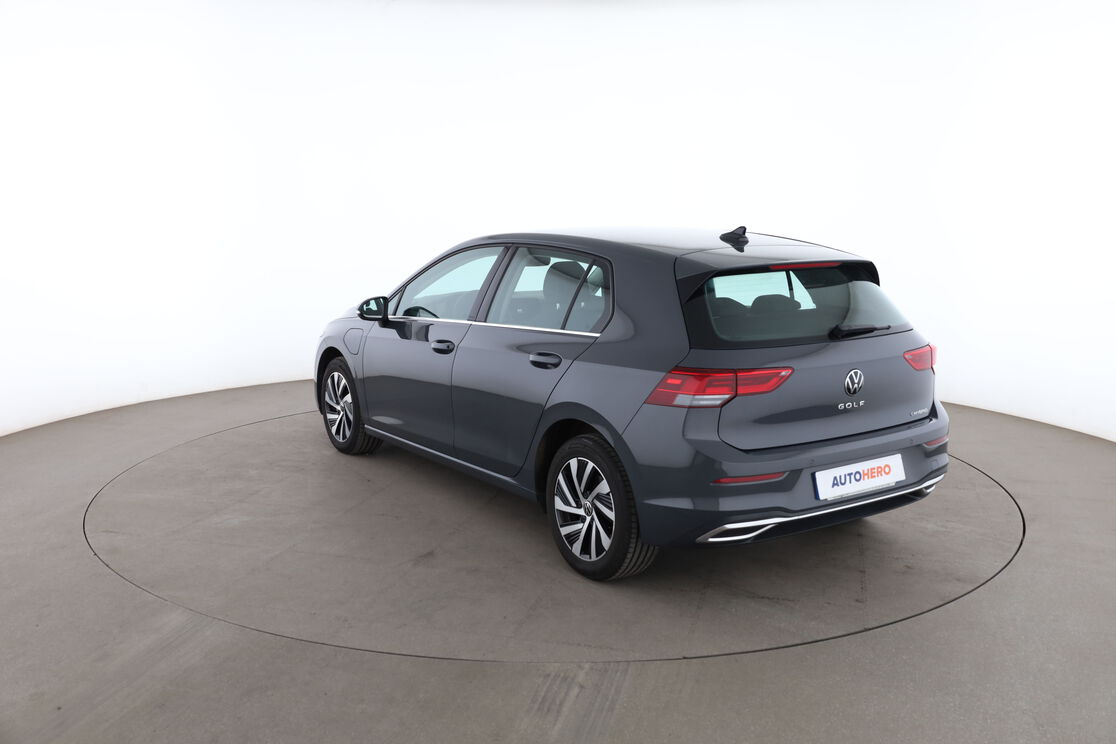 Volkswagen Golf VIII 1.4 Hybrid Rechargeable OPF Style DSG6 — photo 3