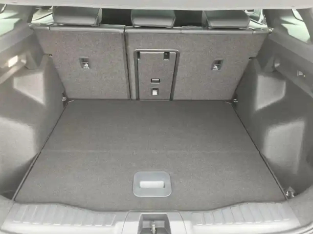 Ford Explorer 286ch extended range 79kwh pack premium rwd — photo 9