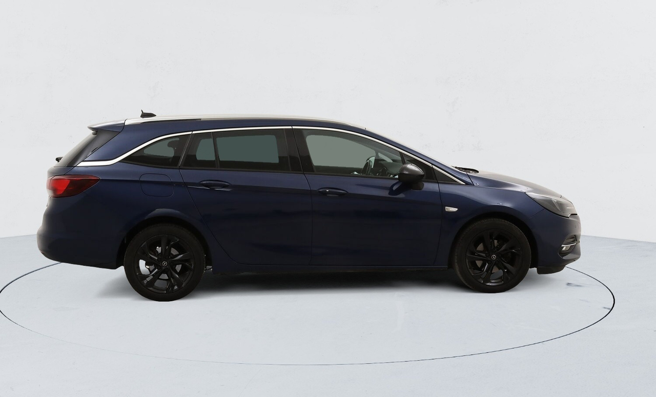 Opel Astra Sports Tourer — photo 6