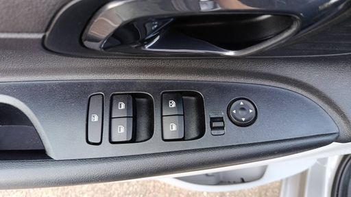 Hyundai i20 1.0 T-GDi MHEV 100 - Intuitive – 2022 – 27888 km – Hybride essence – Boîte Manuelle — photo 28