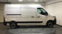 Renault Master F3500 L2H2 2.3 Blue dCi 135ch Confort Euro6 — photo 4