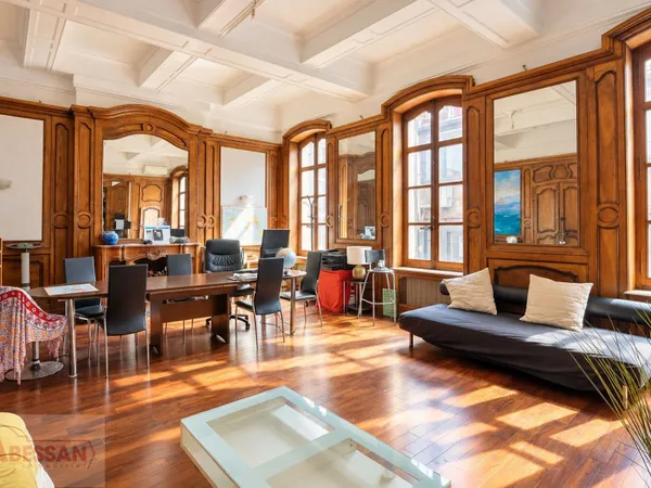 Appartement bourgeois 5 pièces 200 m²