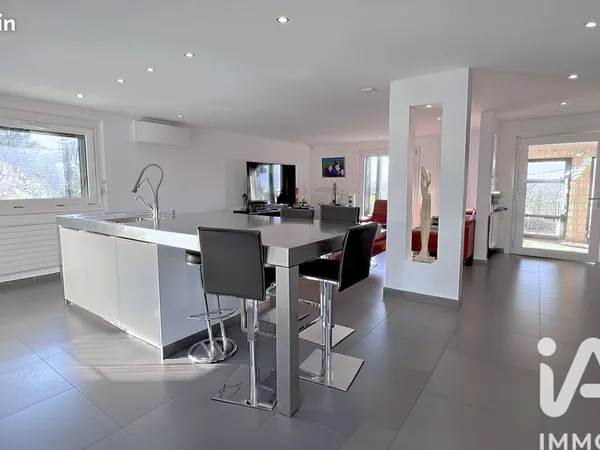 Propriété 4 pièces 180 m²