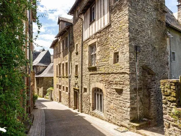 Maison 7 pièces 220 m²