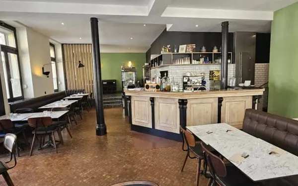 Immeuble commercial 120 m²