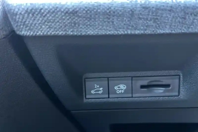 Peugeot 5008 electrique 210 ch 73 kwh — photo 34