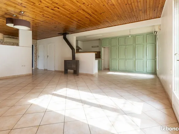 Maison 7 pièces 230 m²
