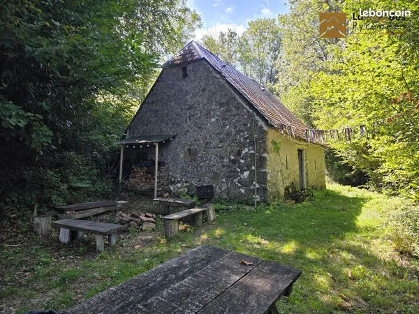 Grange 2 pièces 48 m²