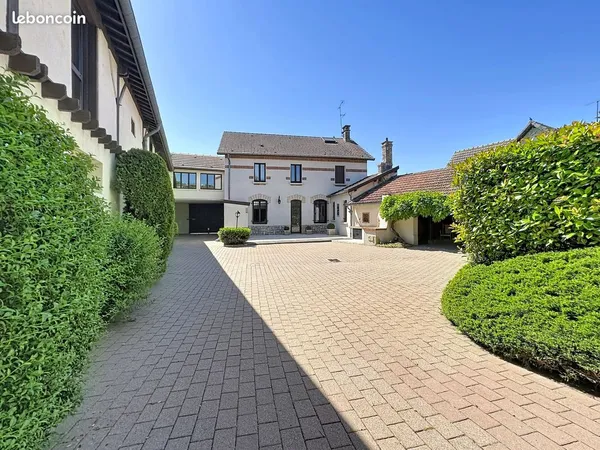 Ferme 14 pièces 488 m²