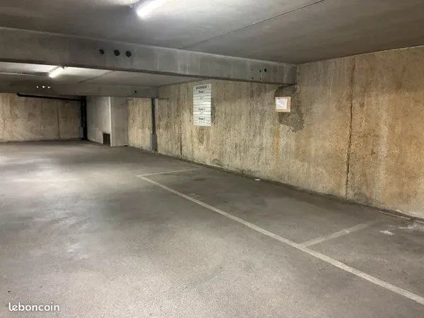 Loue place parking centre de Tours