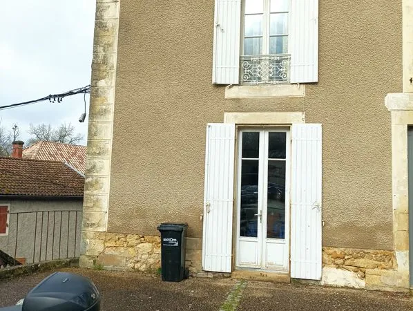Maison meublée , centre VERDELAIS - 33490 -