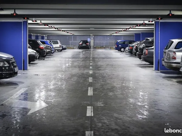 Parking Capucins