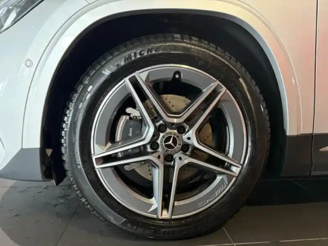 Mercedes Gla 200 d amg line — photo 28