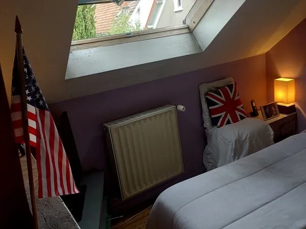 chambre a partager  2 lits / 2 personnes