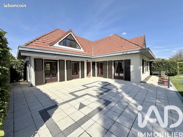 Maison familiale 8 pièces 260 m²