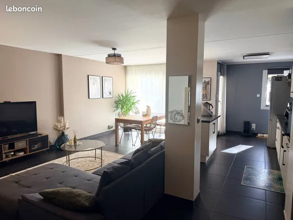 T3 rénové 77 m² - Garage, cave, balcon - DPE C