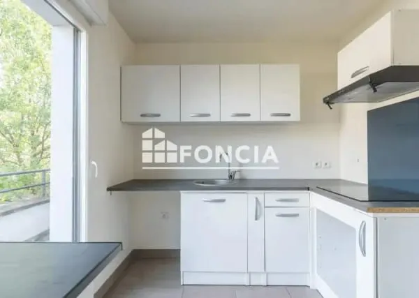 FERRIÈRES-EN-BRIE - T2 de 49 m² avec balcon, parking et DPE C - 235 000 €