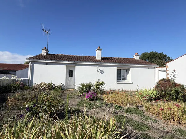 Challans - maison 2 chambres avec studio et garage