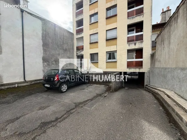 Parking 35 m² Saint Etienne