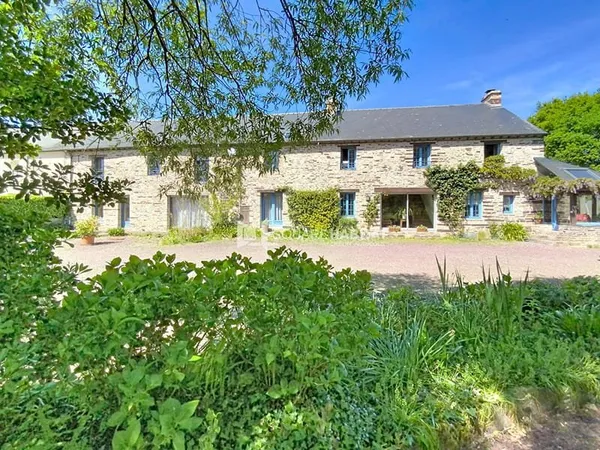 MAGNIFIQUE ENSEMBLE IMMOBILIER DE 2 MAISONS EN PIERRE