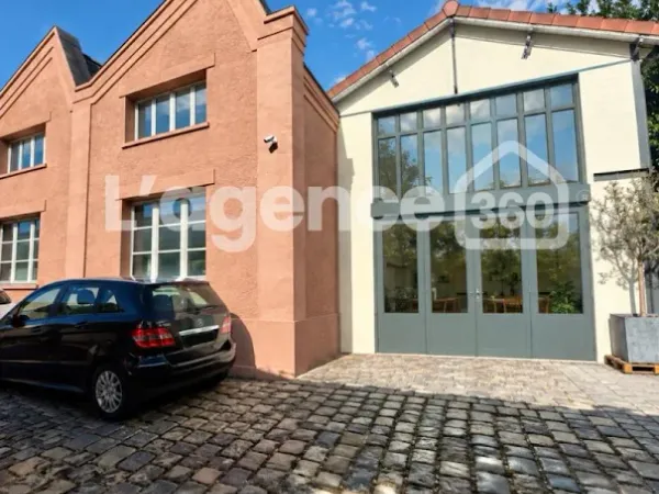 Local 1 pièce 595 m²