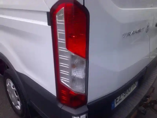 Ford Transit 2t fg t310 l2h2 2.0 ecoblue 130ch trend business — photo 3