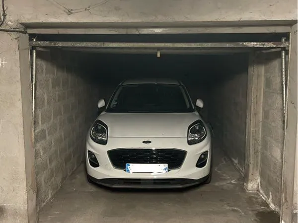 Box garage
